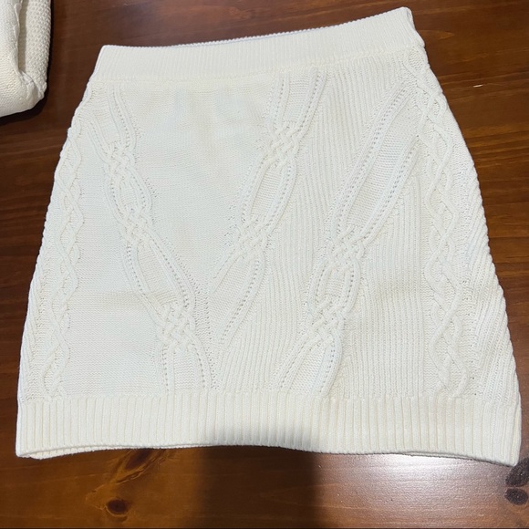 NWT Maeve Anthropologie Cable Knit Sweater Top/Skirt Set Sz Medium - Picture 7 of 11